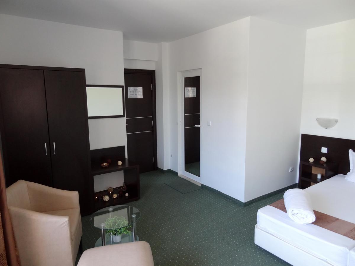 Family Нouse -Нotel Asai Ravda Kültér fotó